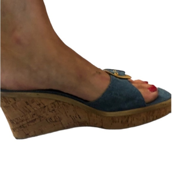 Stuart Weitzman  Size 10 denim  wedge with gold hardware - Picture 4 of 11